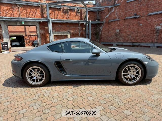 Porsche 718 Cayman 2017-02 7793789-11
