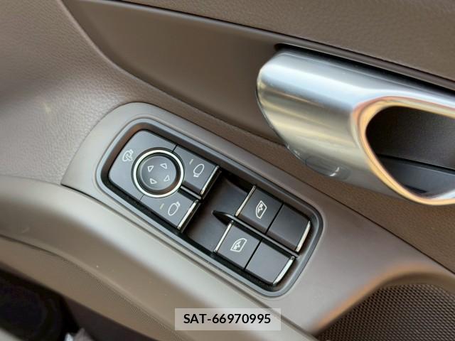 Porsche 718 Cayman 2017-02 7793789-13