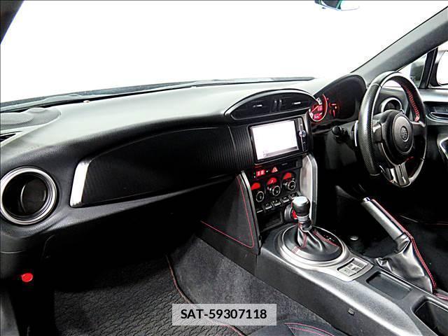 Toyota 86 2013-11 7802856-18