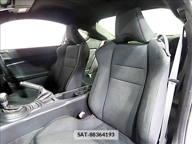 Toyota 86 2017-06 7802863-13