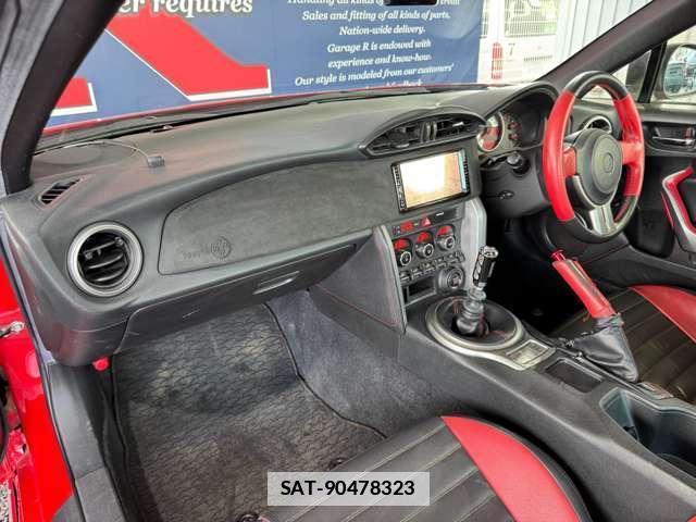 Toyota 86 2012-11 7803677-11
