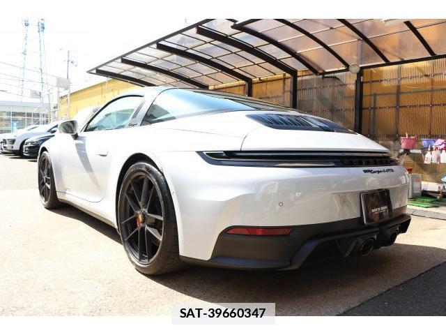 Porsche 911 2026-04 7799742-14
