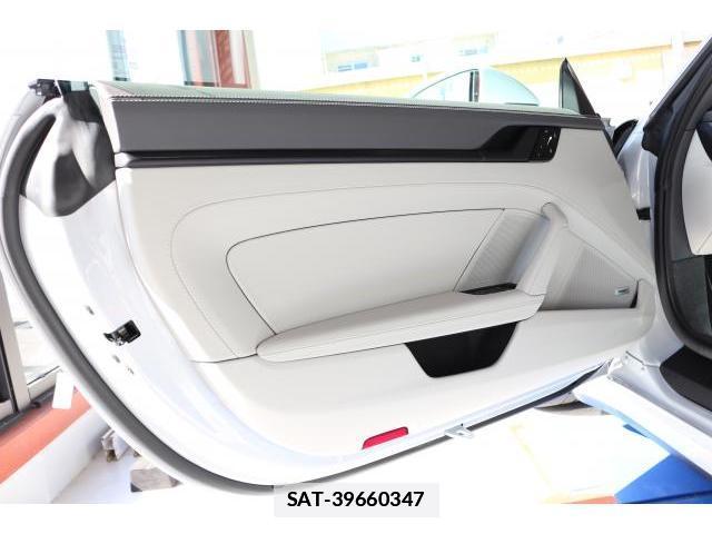 Porsche 911 2026-04 7799742-18