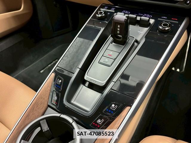 Porsche 911 2021-04 7802455-12