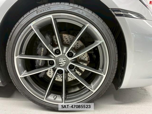 Porsche 911 2021-04 7802455-6