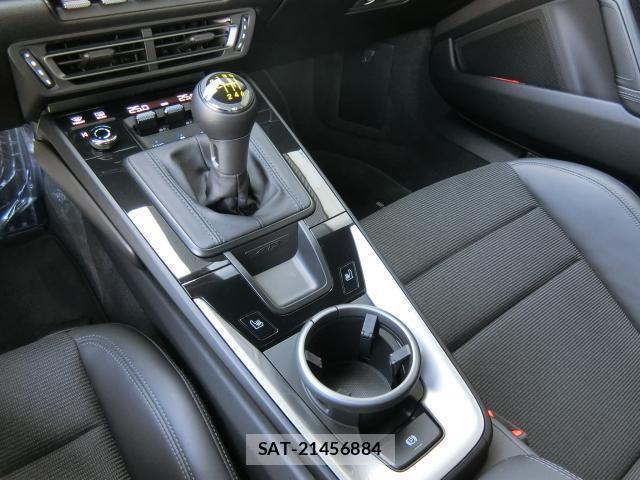 Porsche 911 2022-12 7804346-7