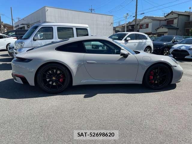 Porsche 911 2020-06 7806449-11