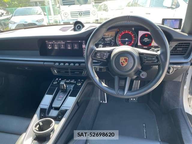 Porsche 911 2020-06 7806449-2