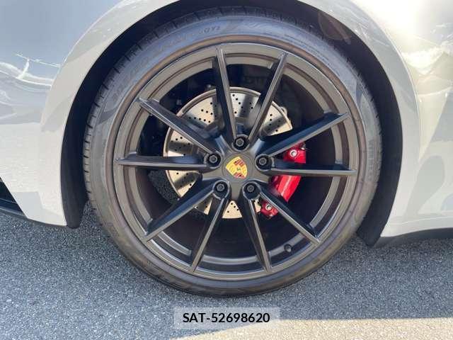 Porsche 911 2020-06 7806449-9