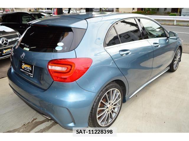 Mercedes Benz A-CLASS 2015-04 7799560-3