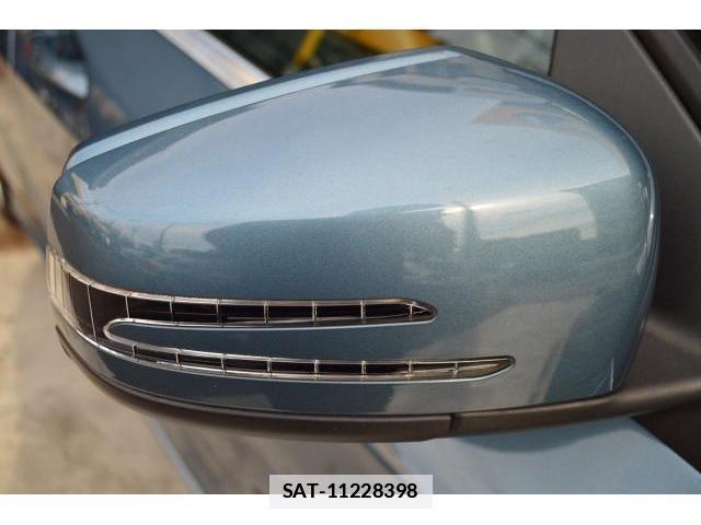 Mercedes Benz A-CLASS 2015-04 7799560-9