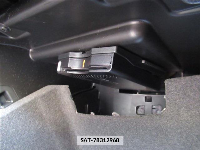 Mercedes Benz A-CLASS 2013-08 7802694-7