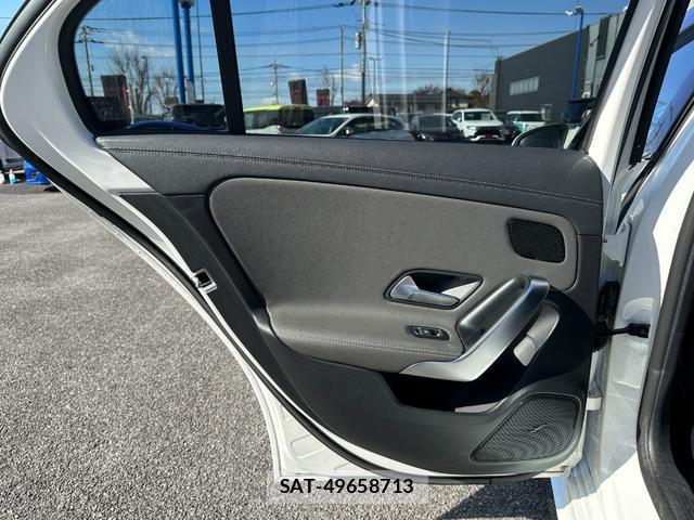 Mercedes Benz A-CLASS 2019-06 7803611-4