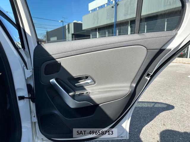 Mercedes Benz A-CLASS 2019-06 7803611-6
