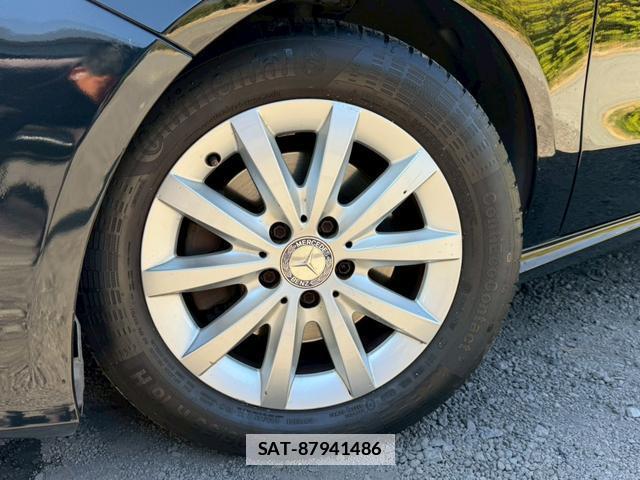 Mercedes Benz A-CLASS 2016-11 7805932-5