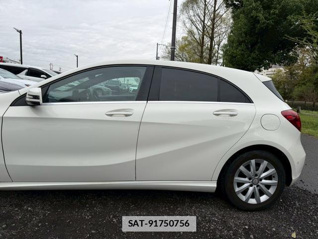 Mercedes Benz A-CLASS 2017-03 7805941-9