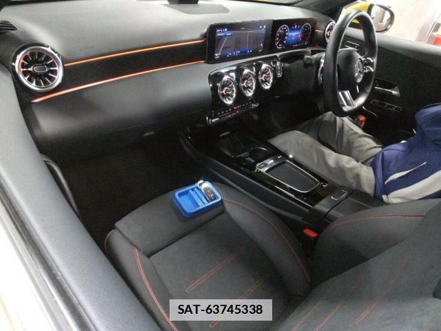 Mercedes Benz A-CLASS 2024-07 7811039-2
