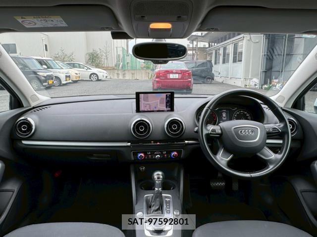 Audi A3 SEDAN 2014-11 7803067-2