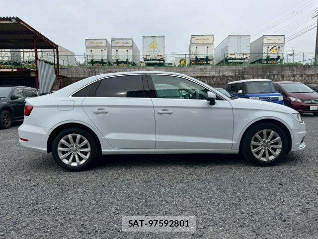 Audi A3 SEDAN 2014-11 7803067-3