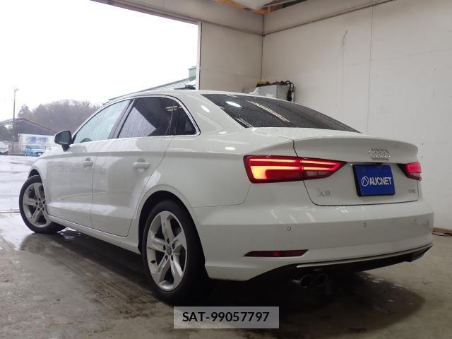 Audi A3 SEDAN 2017-12 7810402-1