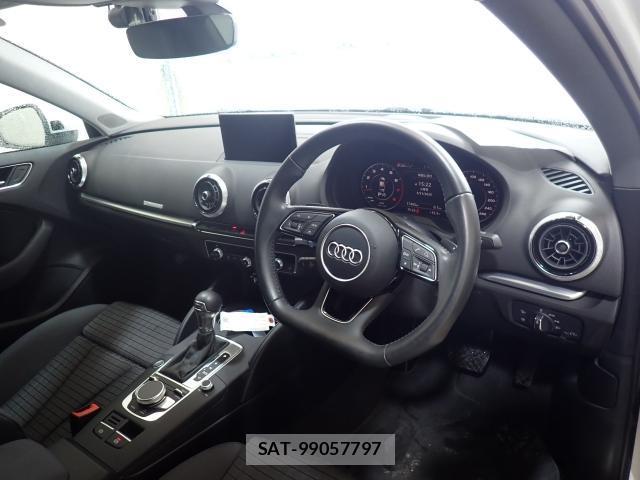 Audi A3 SEDAN 2017-12 7810402-2
