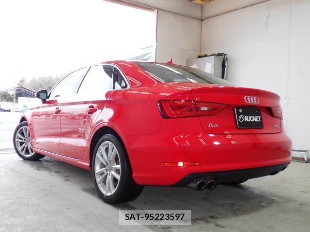 Audi A3 SEDAN 2014-03 7810405-1