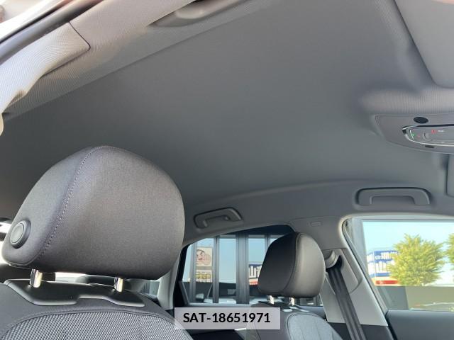 Audi A4 2023-08 7807170-16
