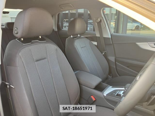 Audi A4 2023-08 7807170-5