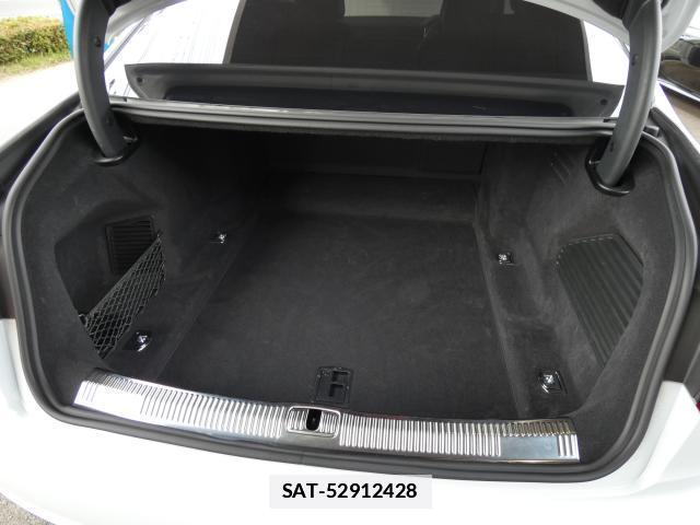 Audi A8 2021-10 7798476-18
