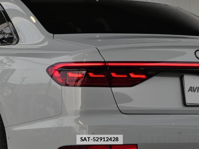 Audi A8 2021-10 7798476-3