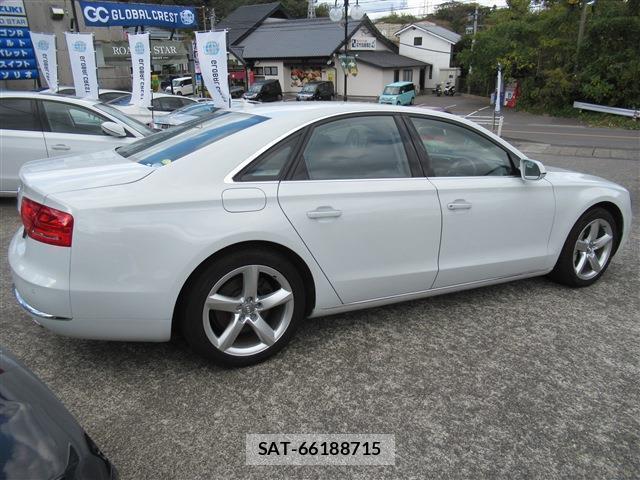 Audi A8 2012-03 7802667-1