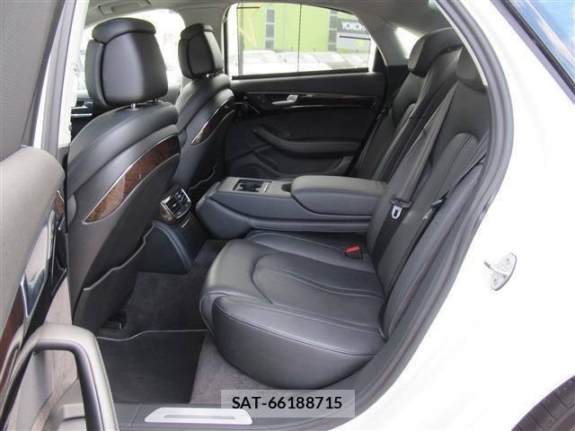Audi A8 2012-03 7802667-16