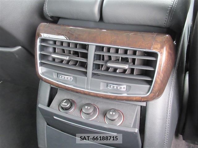Audi A8 2012-03 7802667-9