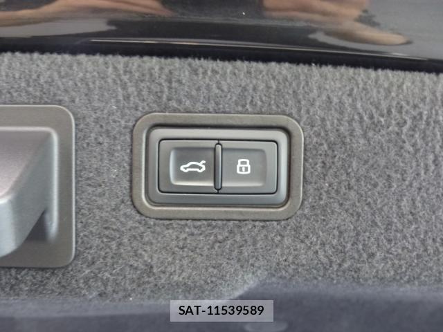 Audi A8 2018-10 7805487-17