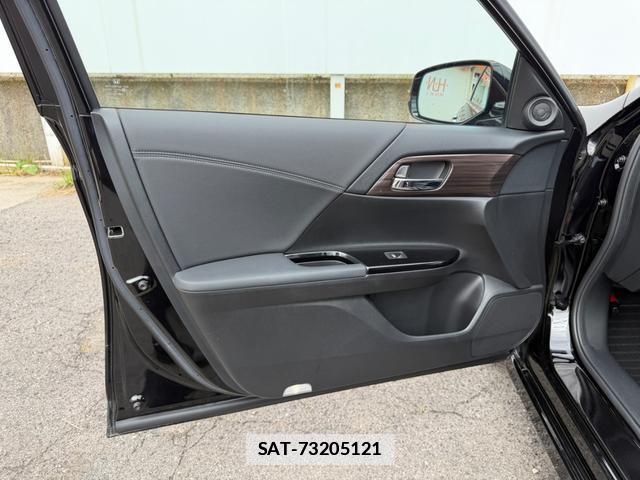 Honda ACCORD HYBRID 2017-08 7796975-14