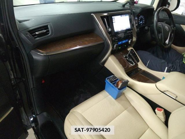 Toyota ALPHARD HYBRID 2017-11 7796124-2