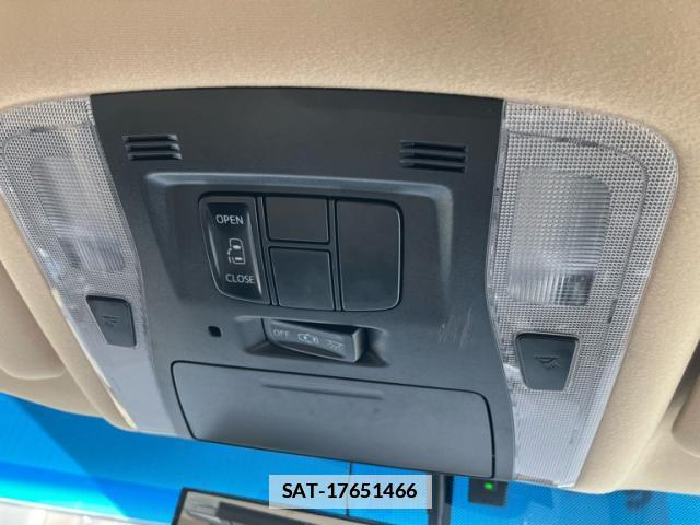 Toyota ALPHARD HYBRID 2017-09 7807957-18