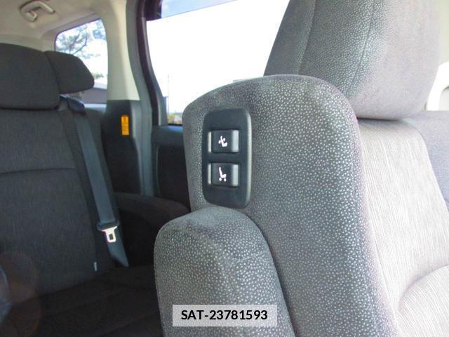 Toyota ALPHARD 2012-06 7803409-17