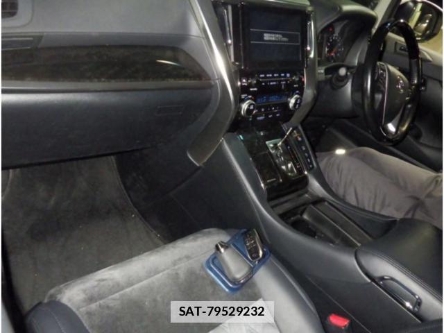 Toyota ALPHARD 2017-04 7807263-2