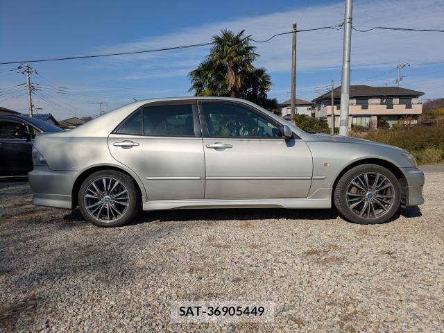 Toyota ALTEZZA 2005-03 7797393-17