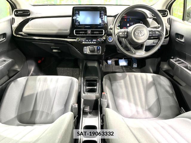 Toyota AQUA 2023-03 7793102-1