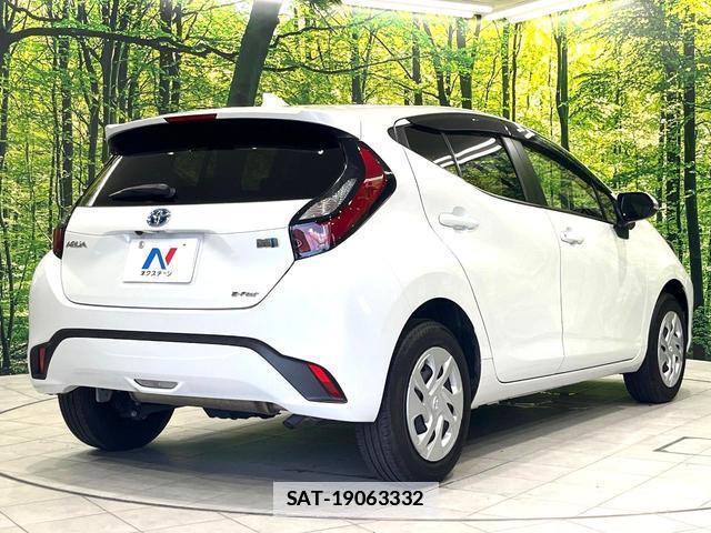 Toyota AQUA 2023-03 7793102-17