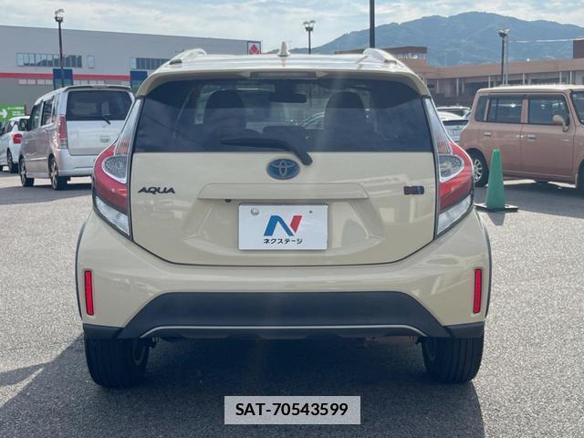 Toyota AQUA 2018-07 7794238-15