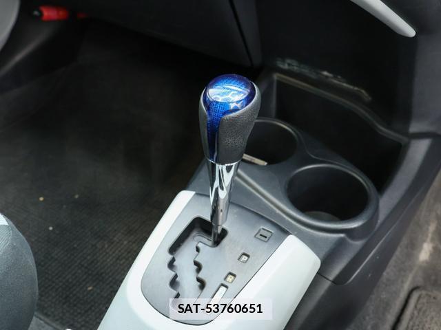 Toyota AQUA 2012-04 7794317-16