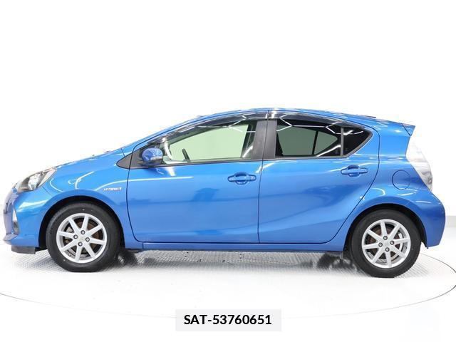 Toyota AQUA 2012-04 7794317-4