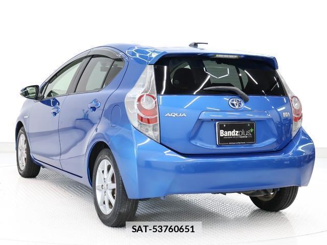 Toyota AQUA 2012-04 7794317-5