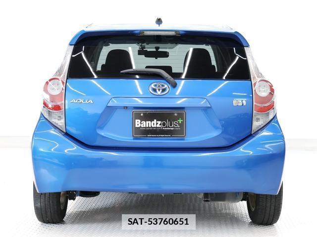Toyota AQUA 2012-04 7794317-6