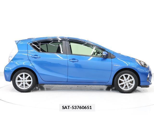 Toyota AQUA 2012-04 7794317-8