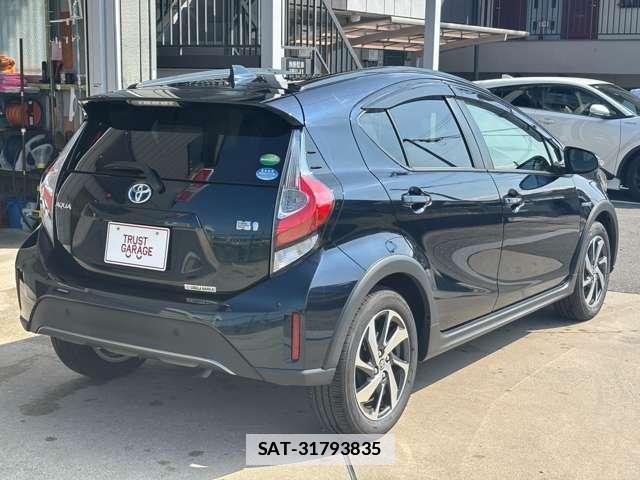 Toyota AQUA 2018-08 7794506-13