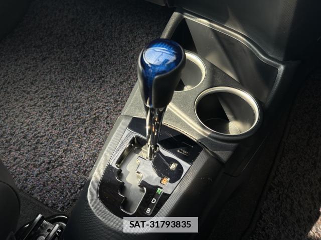 Toyota AQUA 2018-08 7794506-15
